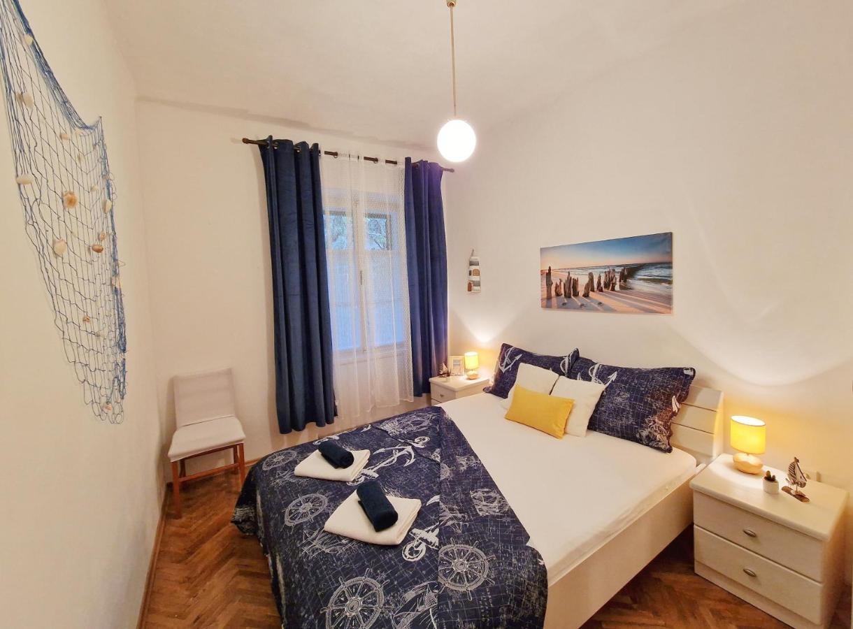 Pirates' Bay Apartment - Omiš Buitenkant foto
