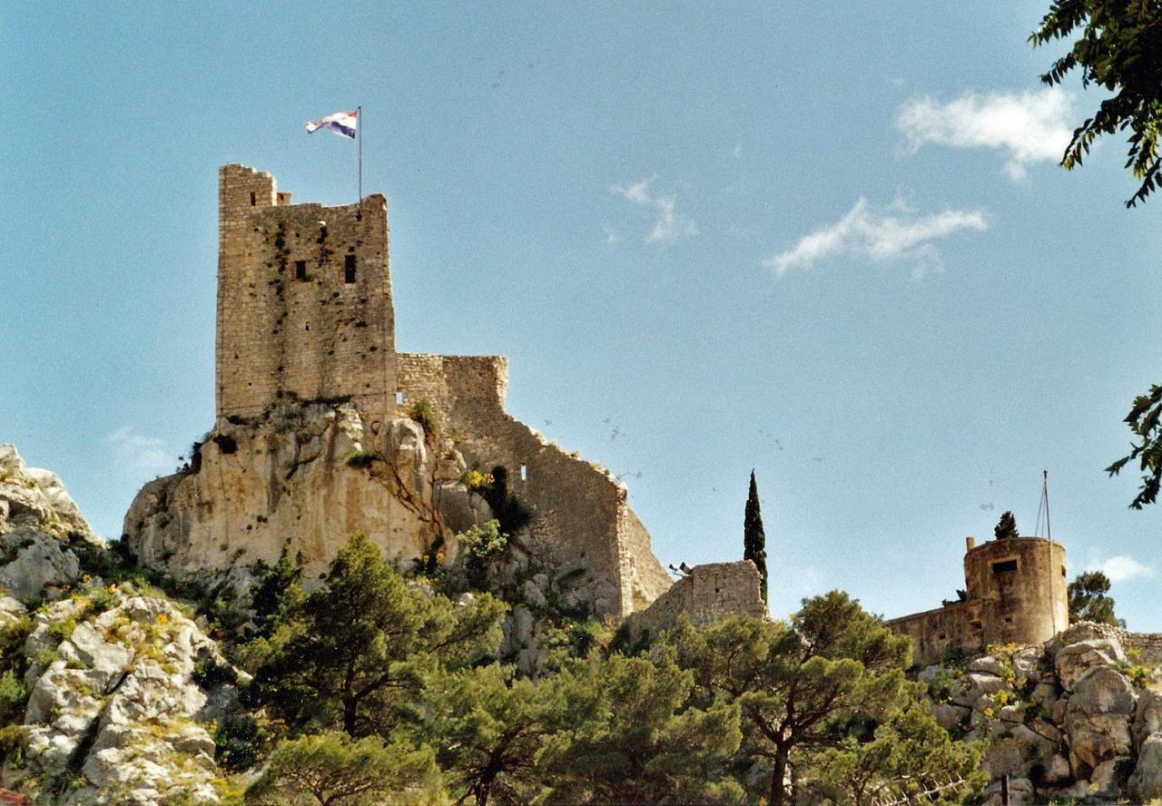 Pirates' Bay Apartment - Omiš Buitenkant foto