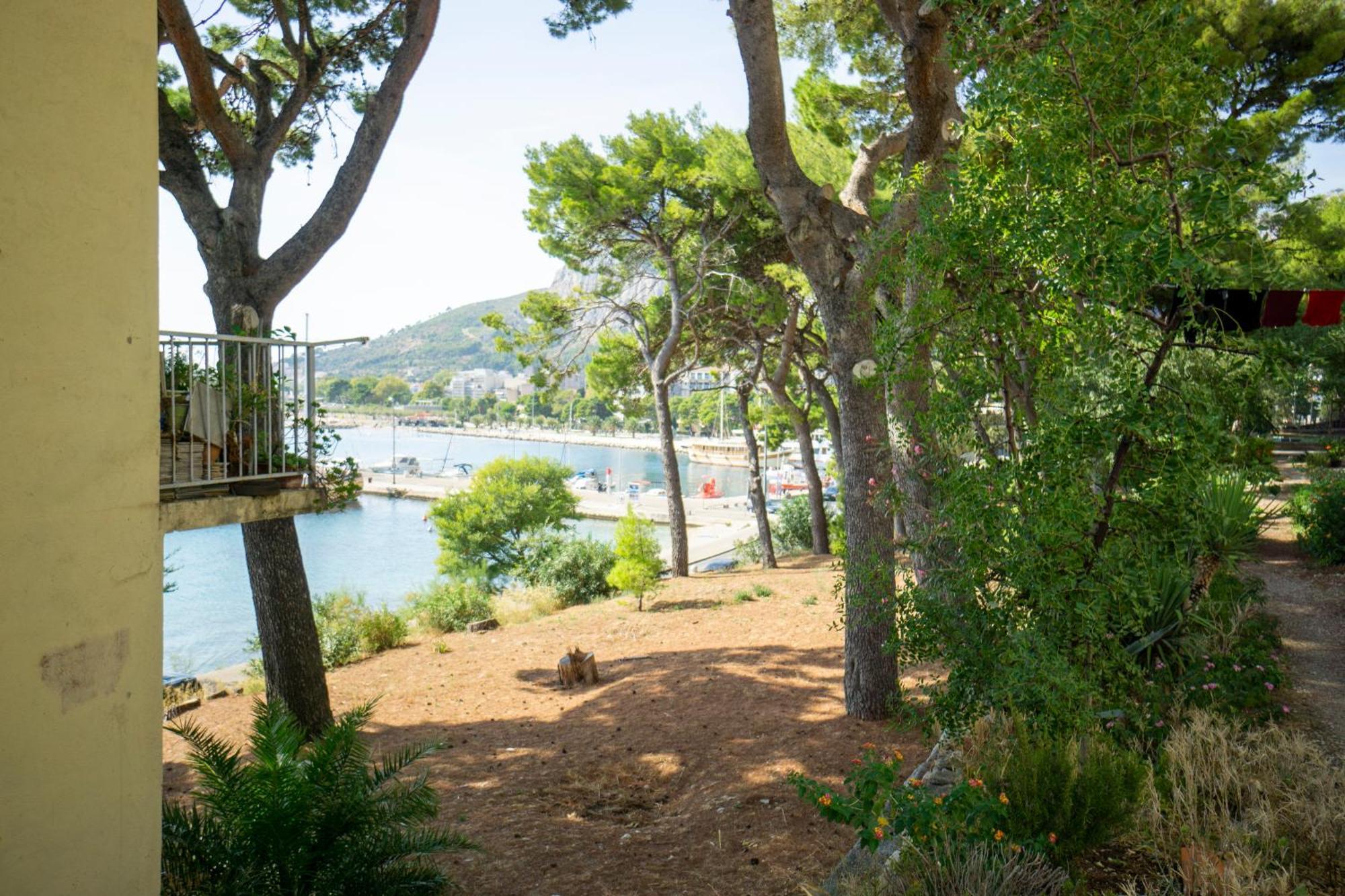 Pirates' Bay Apartment - Omiš Buitenkant foto